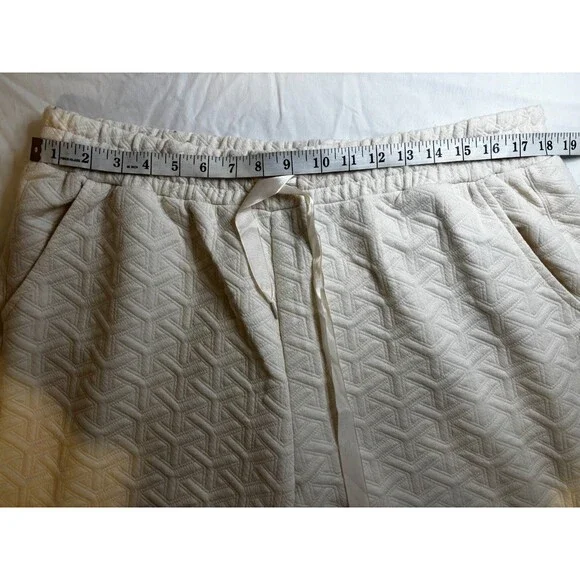 Simply Southern XXL Ivory Quilted Capri Pants Pearl Jewel Rhinestone Embellished - Picture 6 of 11